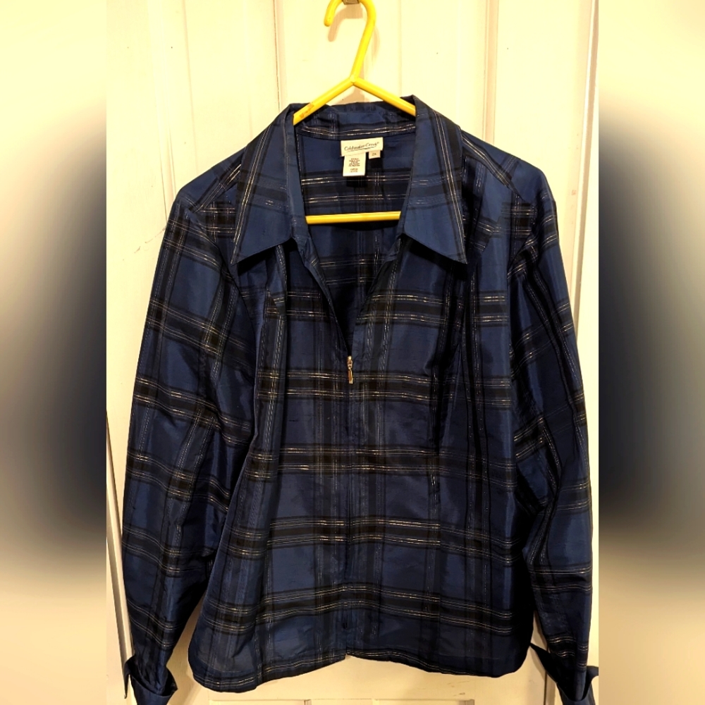 Women's top. Zip up, silk blend